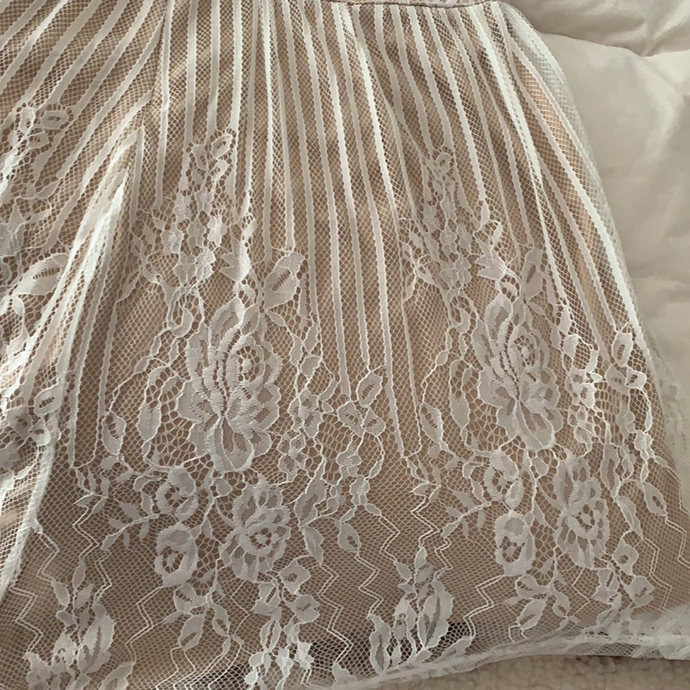 Infinity Raine lace romper size M - Picture 4 of 6